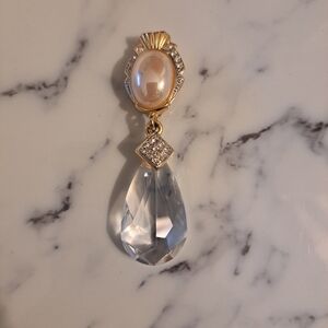 Vintage Signed Craft Gold Tone Rhinestone Faux Pearl Faceted Teardrop Brooch